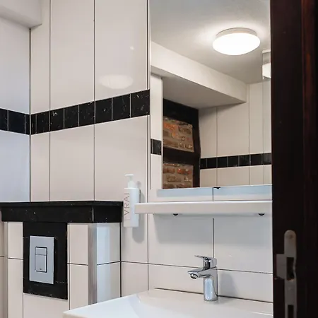 Amosa Centre Gerardrie 23 Апартаменты